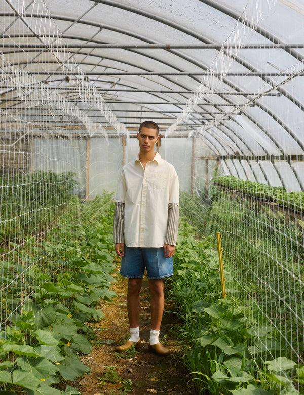 Forét CLAY CREASED DENIM SHORTS - VINTAGE BLUE