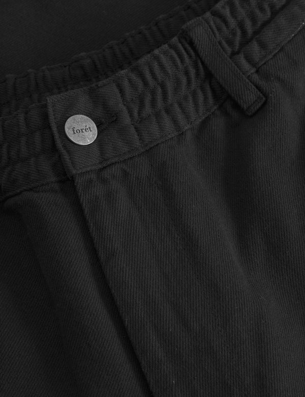 Forét CLAY TWILL SHORTS - BLACK