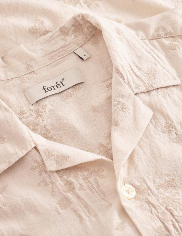 Forét PEER FLOWER JACQUARD SS SHIRT - CLOUD