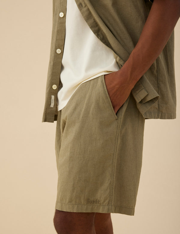 Forét SERENE LINEN SHORTS - DUSTY OLIVE