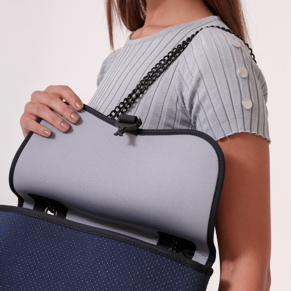 Forever 21 FLAP CROSSBODY DEEP BLUE