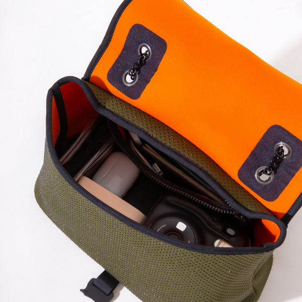 Forever 21 FLAP CROSSBODY SAFARI GREEN