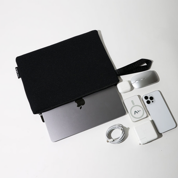 Forever 21 LAPTOP SLEEVE BLACK DOTTED