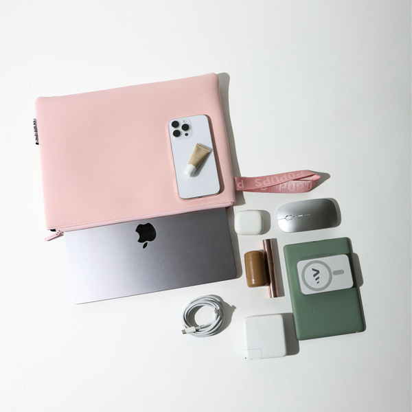 Forever 21 LAPTOP SLEEVE PRETTY In PINK