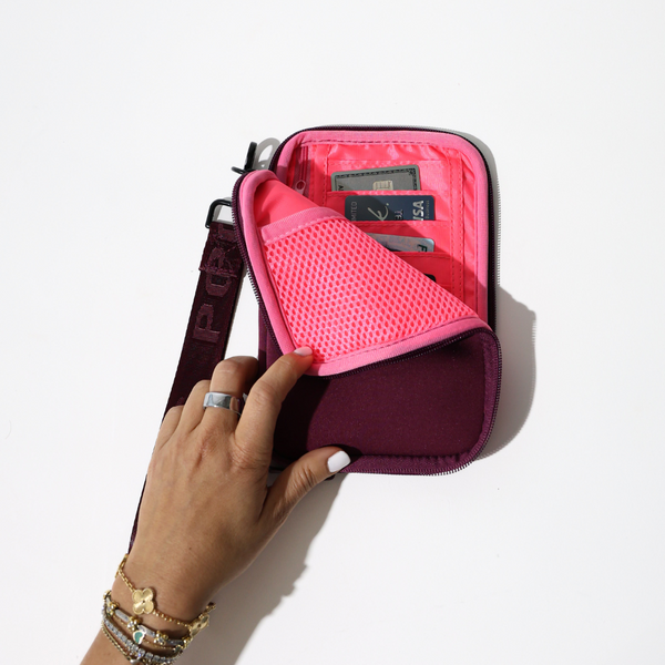 Forever 21 PASSPORT WALLET BERRY