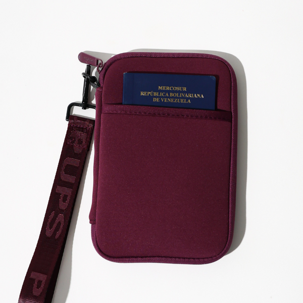 Forever 21 PASSPORT WALLET BERRY
