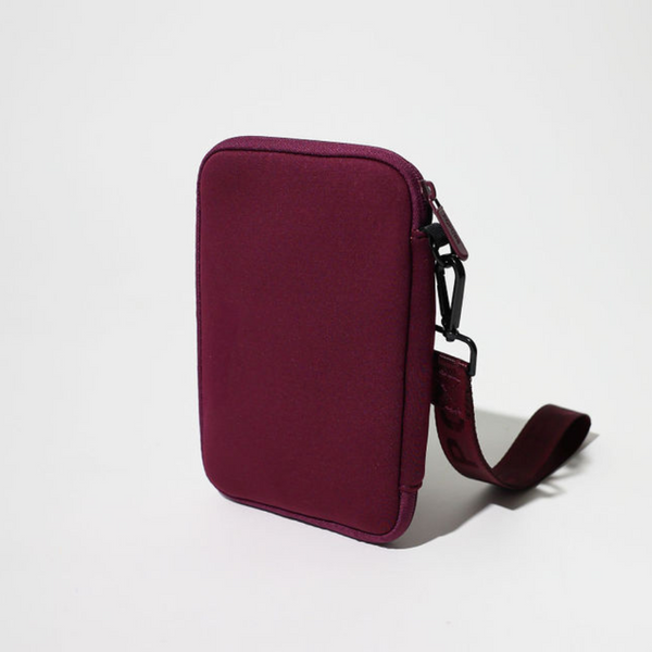 forever 21 PASSPORT WALLET BERRY