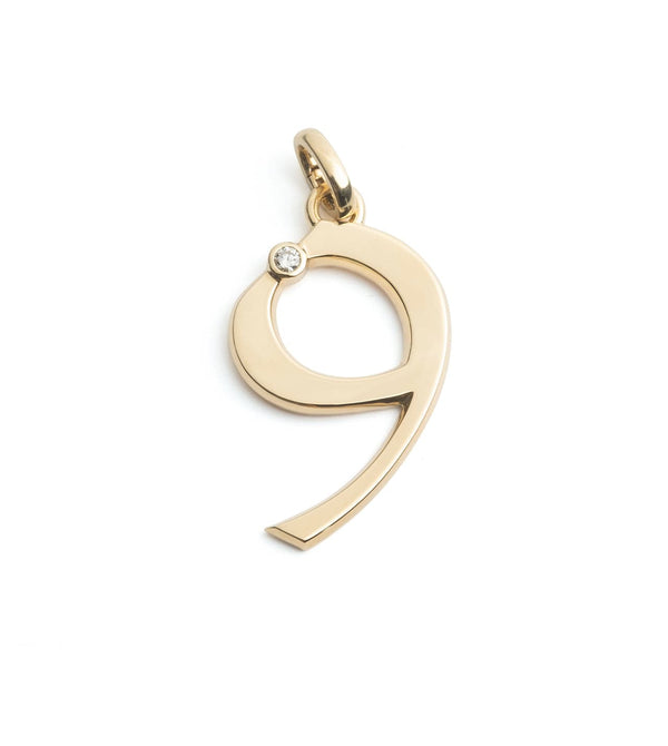 foundrae Engravable Number 9 Oversized Medallion with Annex Link