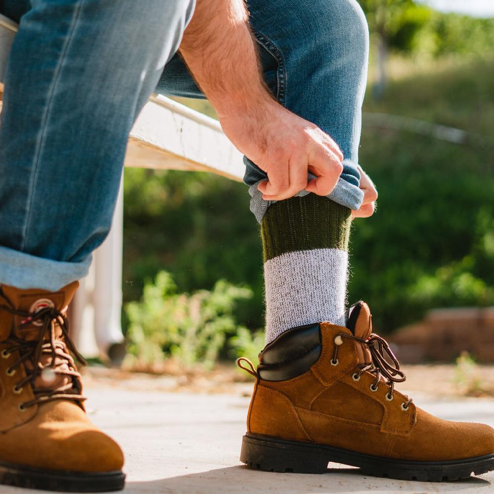 Fox River Men's Wick Dry Outlander Heavyweight Mid-Calf Boot & Field Sock - 2 Pack