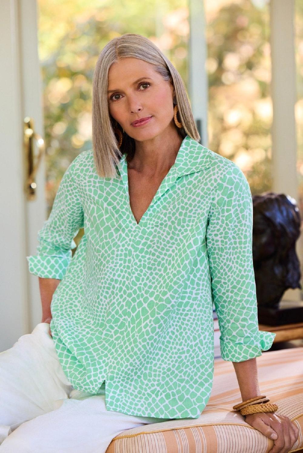 Foxcroft Agnes Linen Giraffe 3/4 Sleeve Popover Shirt