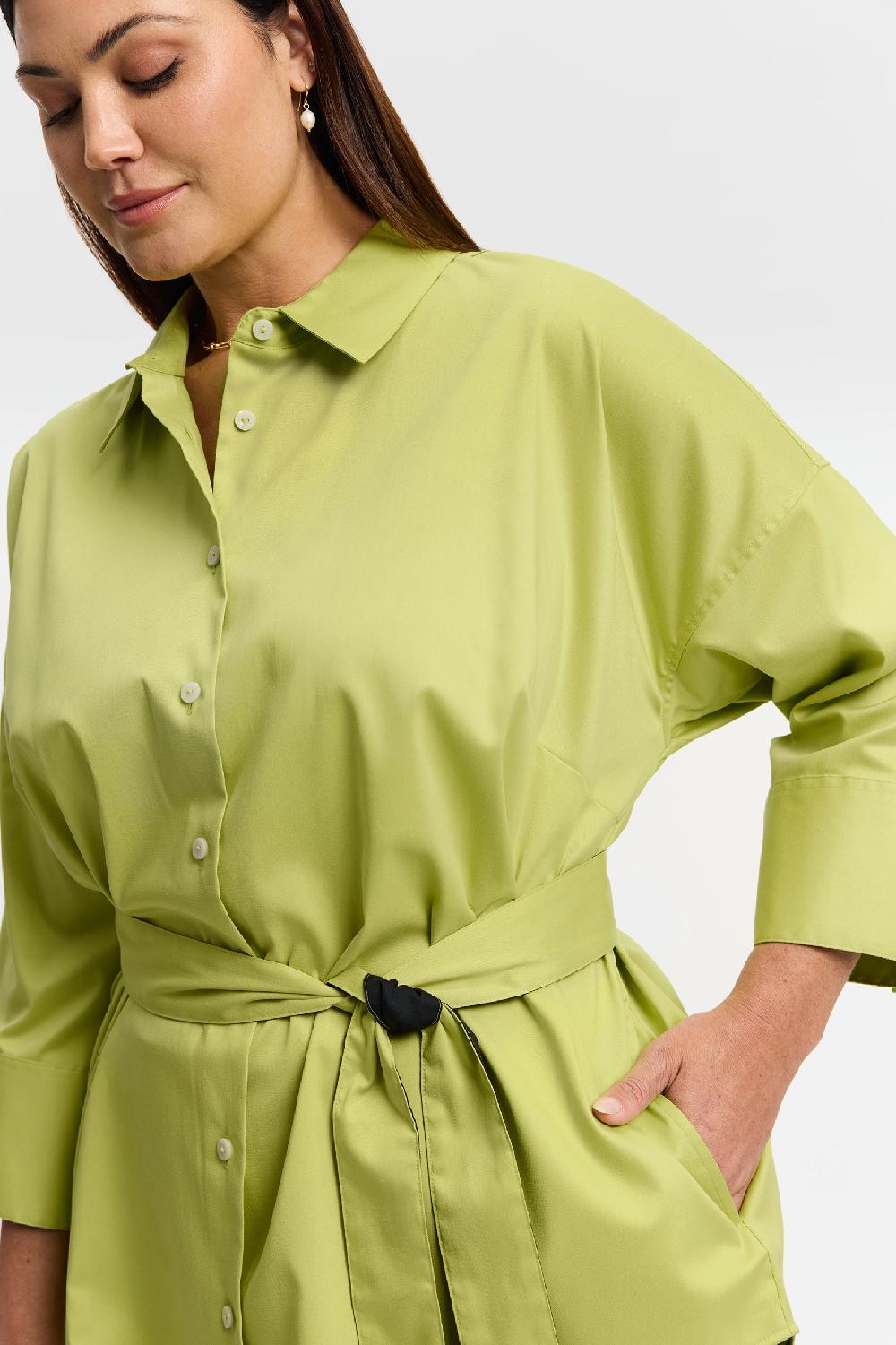 Foxcroft Avery Plus Stretch Matte Sateen No Iron 3/4 Sleeve Shirt