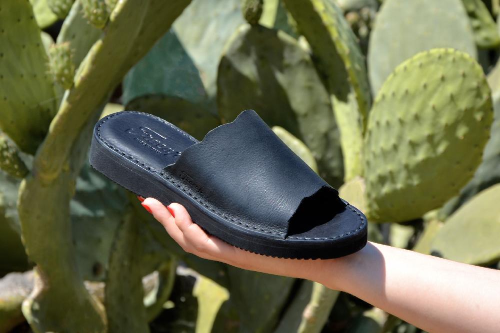 fracap D027 Black Sandals