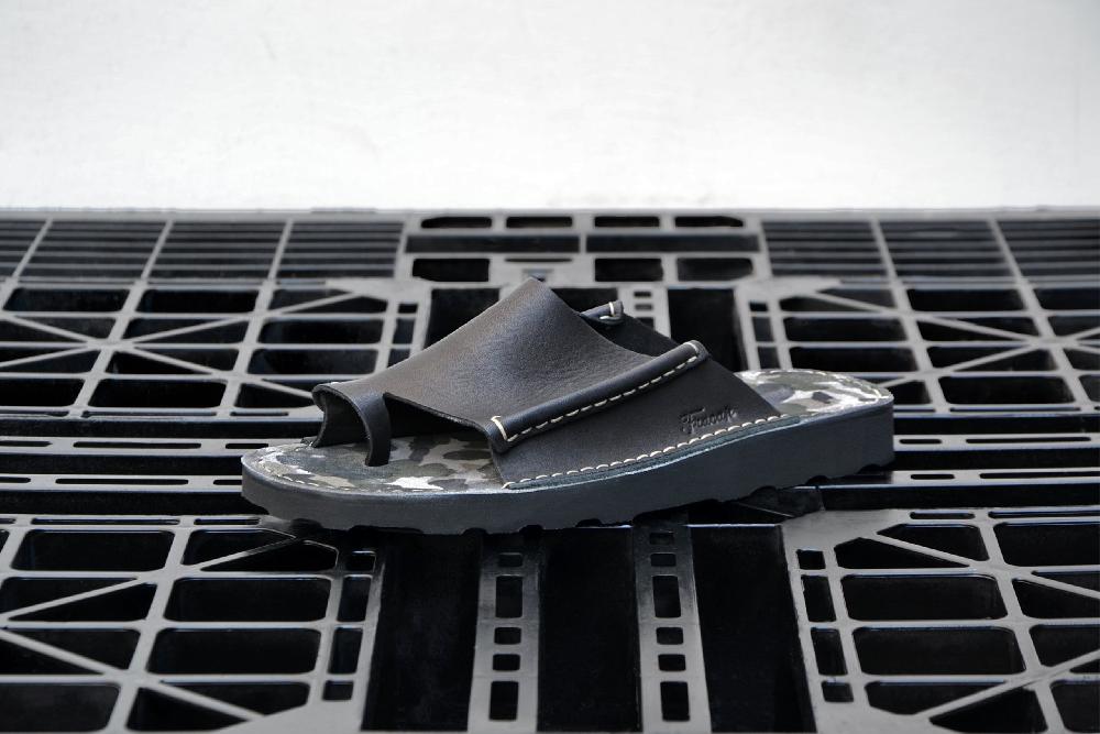 fracap D121 Black Sandals