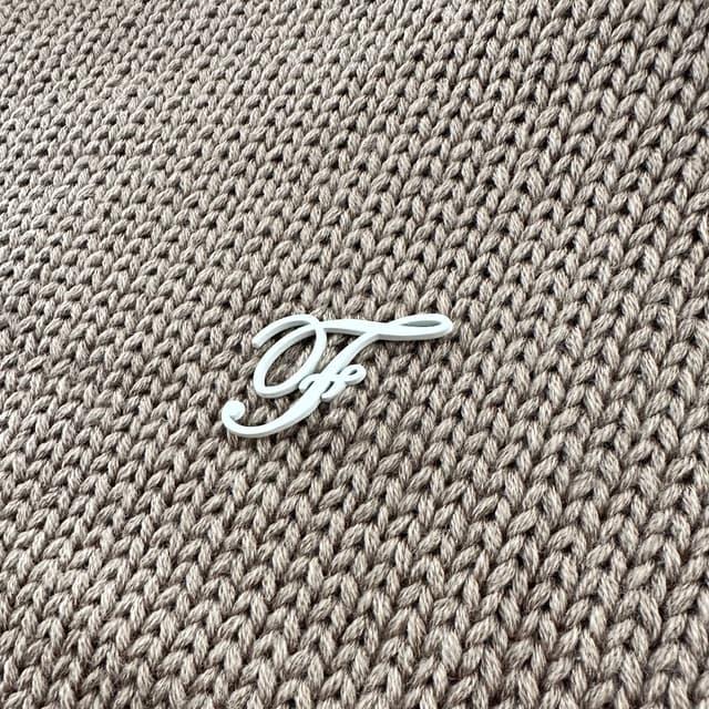 Fragile FRAGILE® Signature Pin