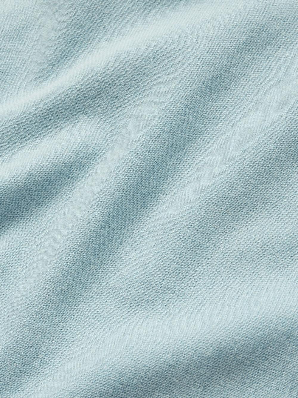 Frame Chambray Shirt In Herald