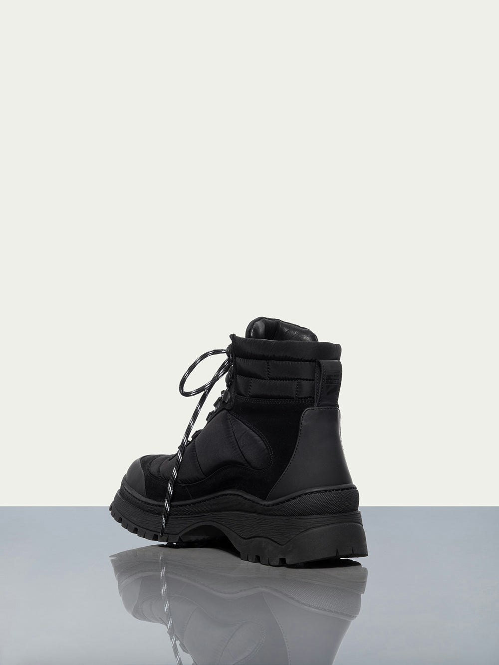 Frame Hiking Lug Sole Boot In Noir