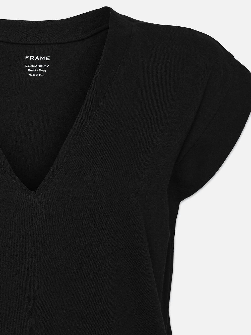 Frame Le Mid Rise V Neck Tee In Noir