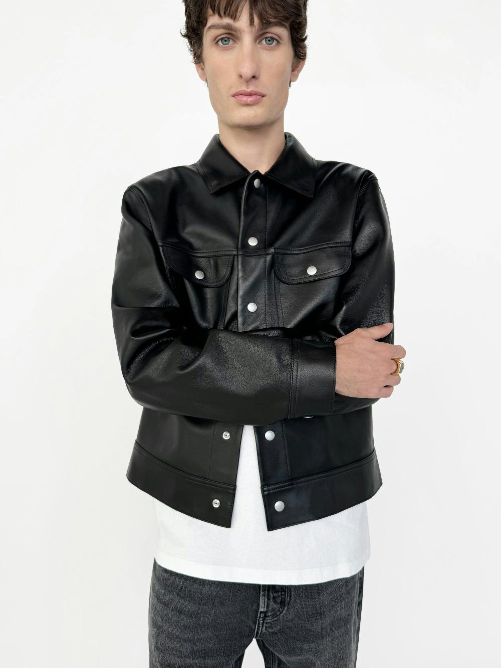 Frame Leather Trucker Jacket In Black