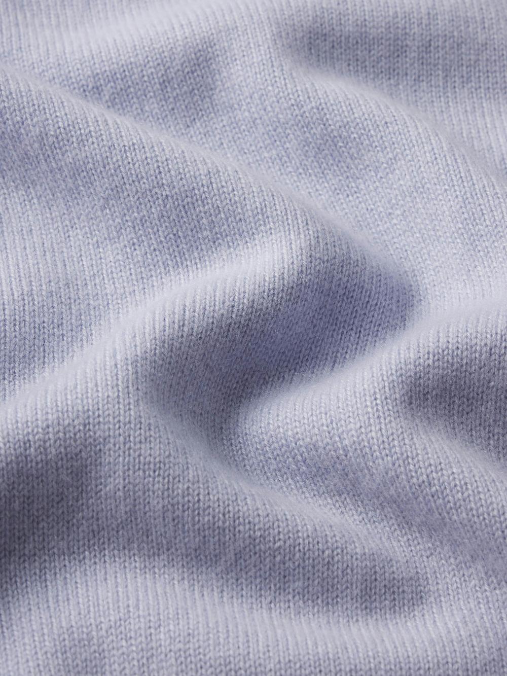 Frame Light Weight Cashmere Crewneck In Baby Blue