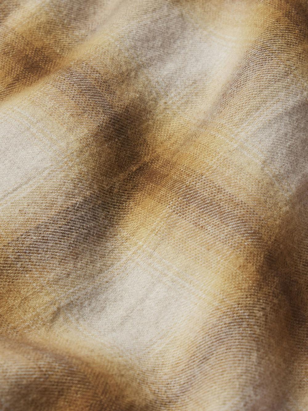 Frame Light Weight Plaid Shirt In Tan Plaid