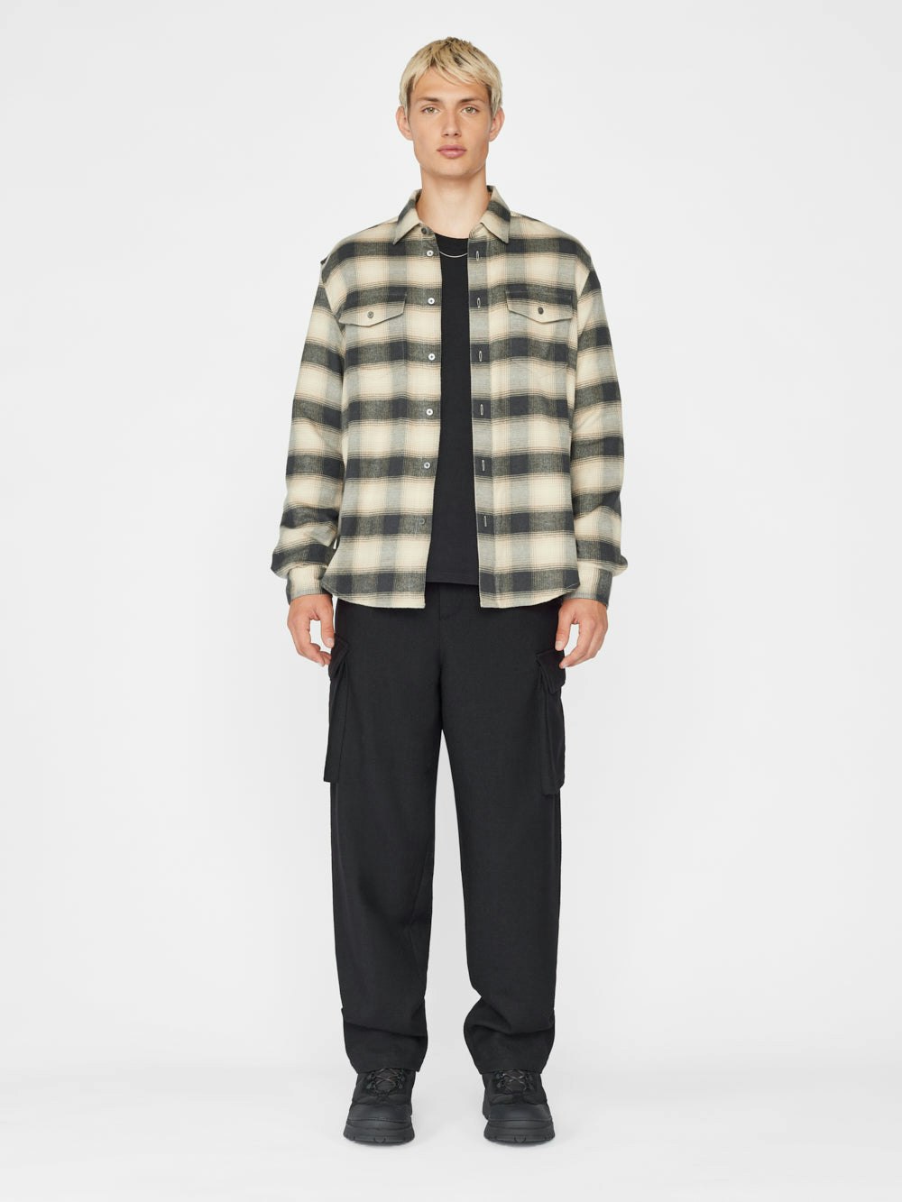 Frame Plaid Flannel Shirt In Noir / Light Beige