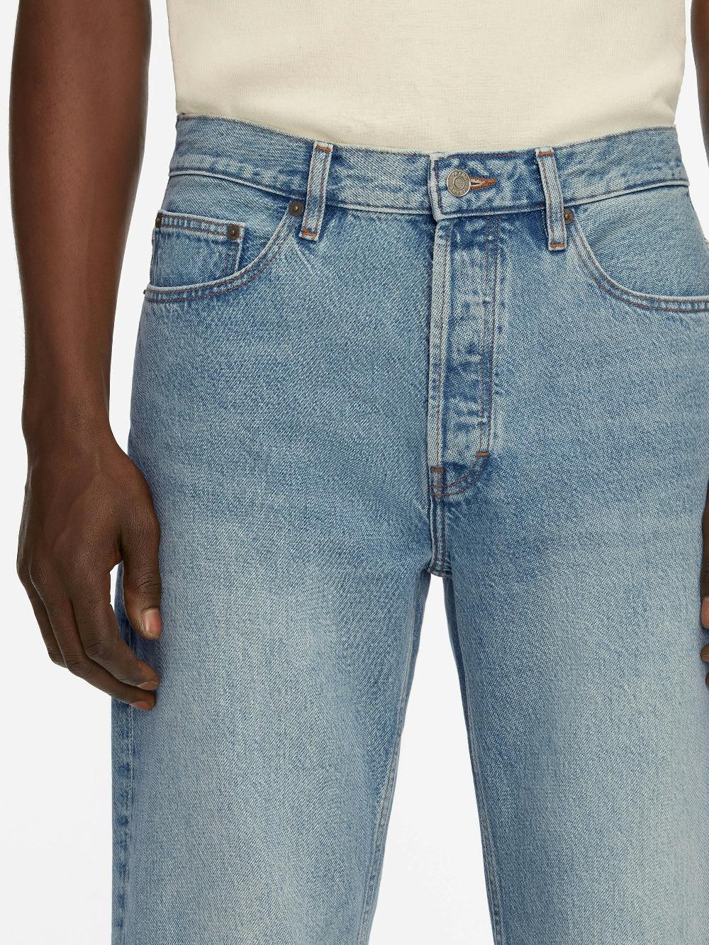 Frame Relaxed Jean In Momentum