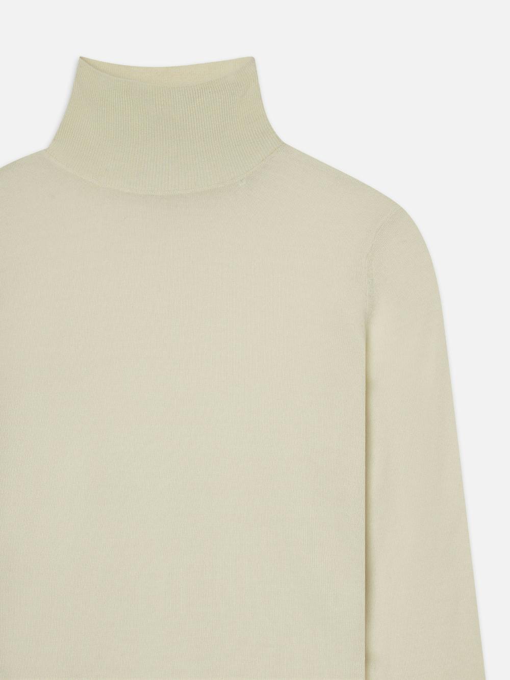 Frame Slim Turtleneck In Cream