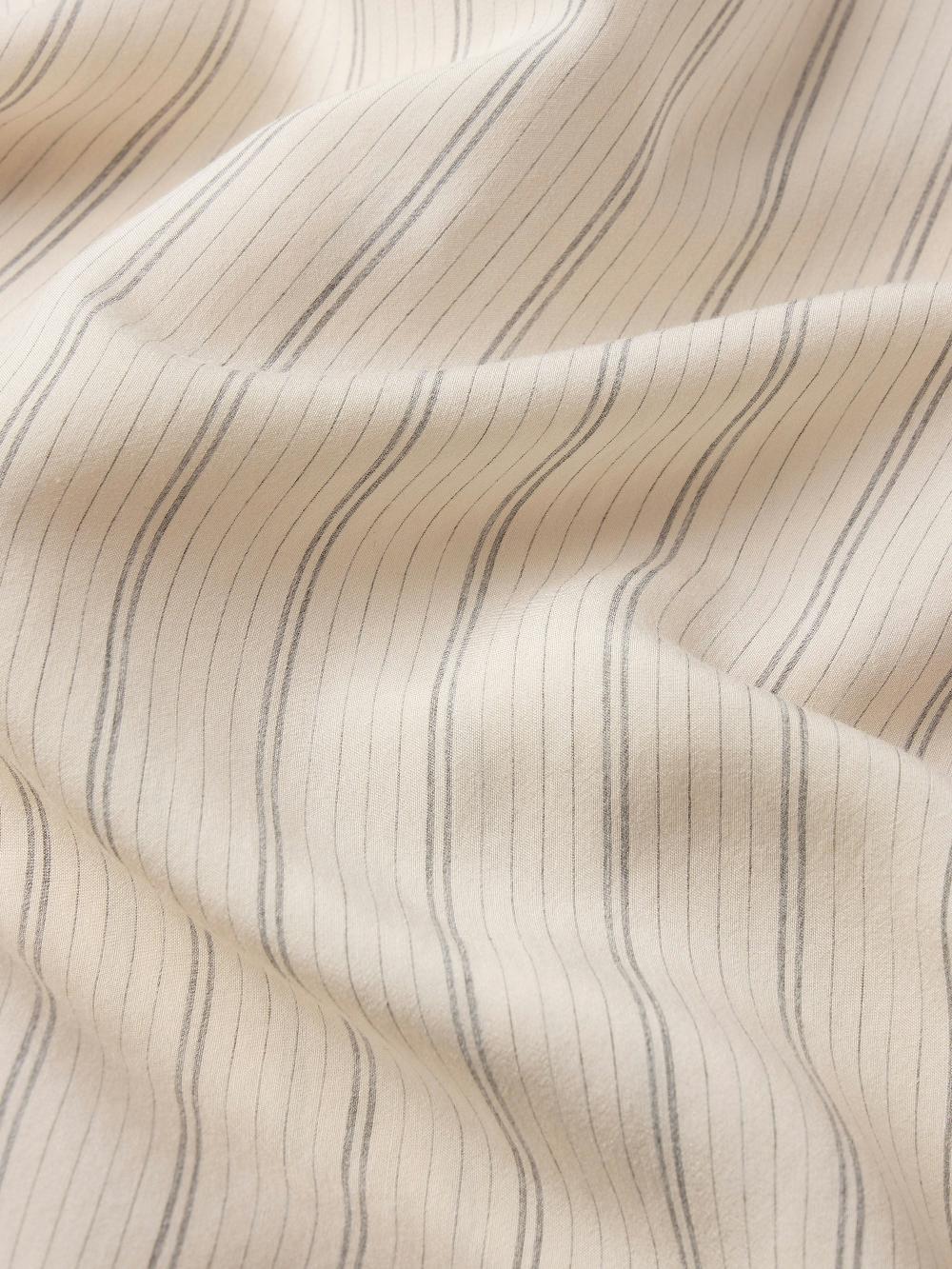 Frame Striped Shirt In Natural Stripe