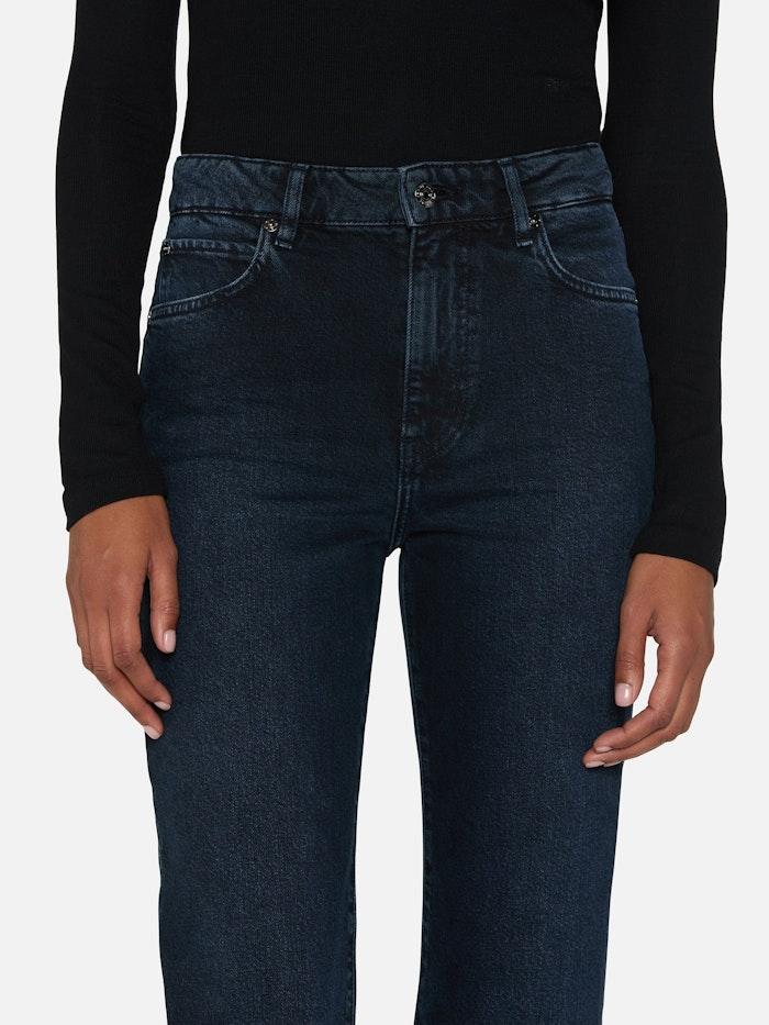 Frame The Arrow In Untold