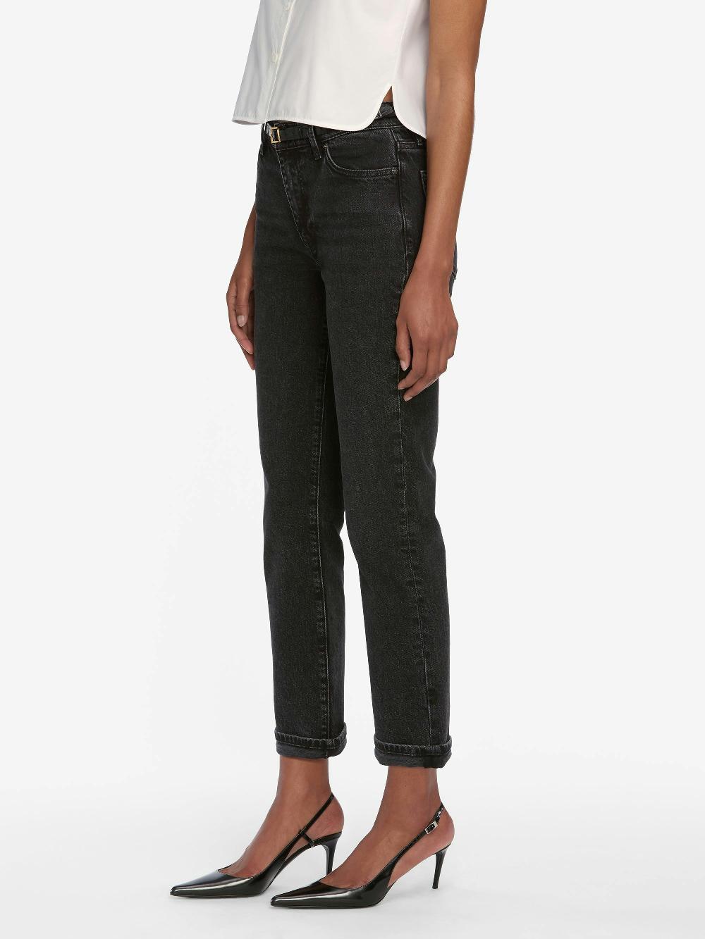 Frame The Borrowed In Deco