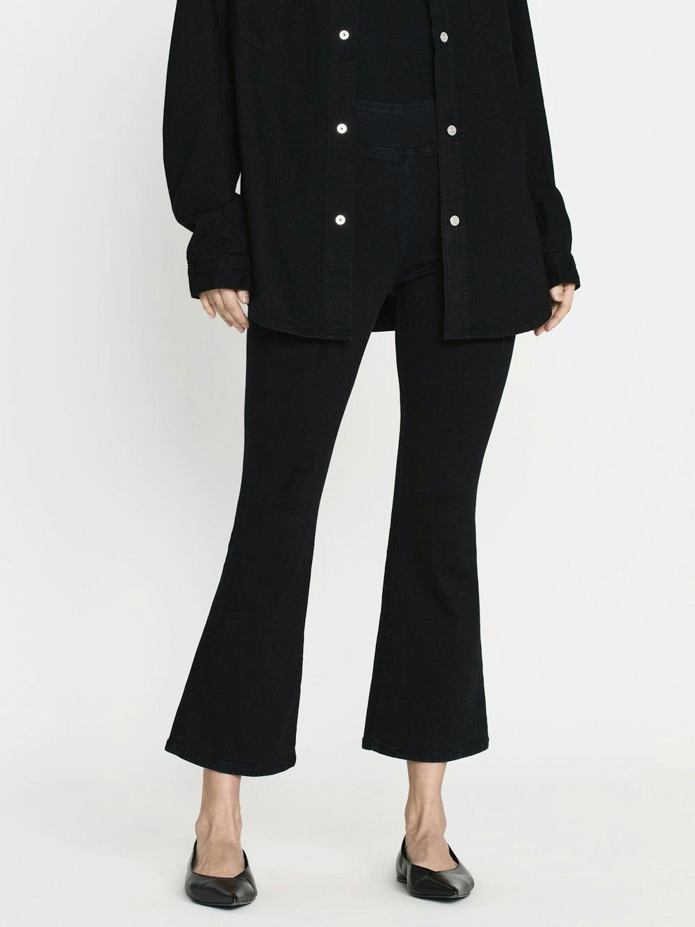 Frame The Jetset Crop Mini Boot In Sheen Noir