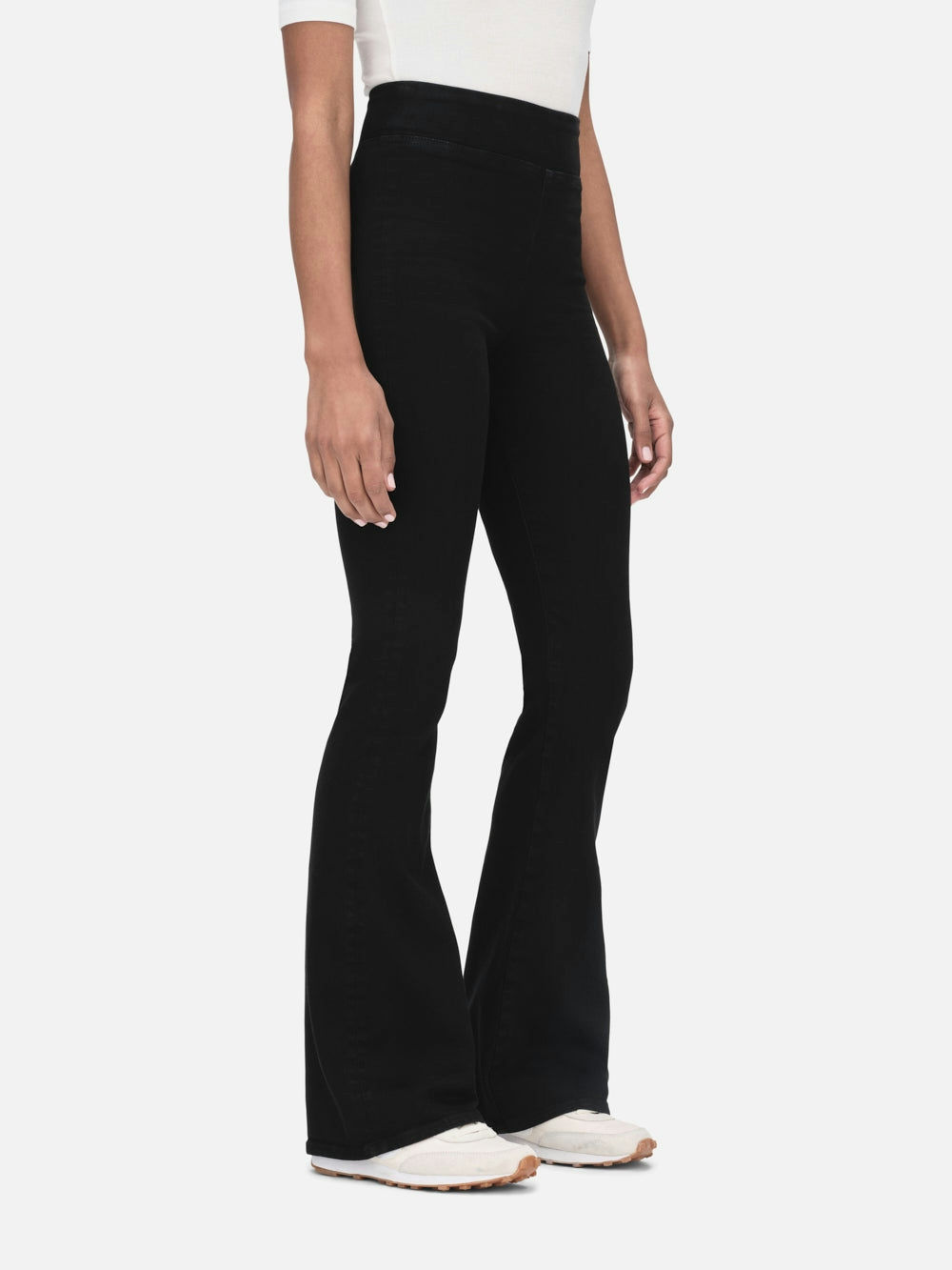 Frame The Jetset Flare In Sheen Noir