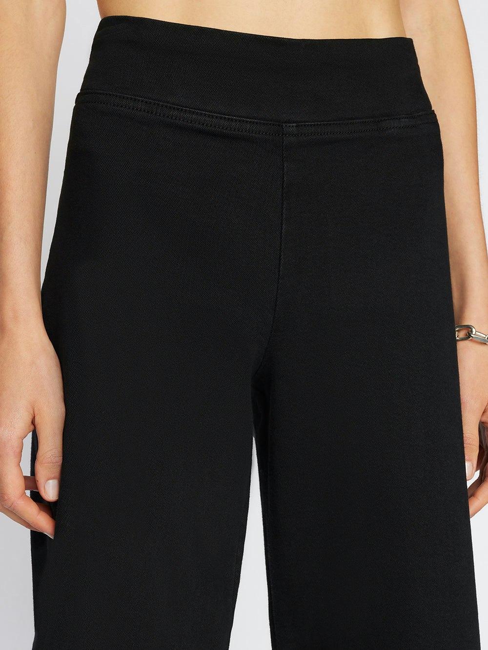 Frame The Jetset Wide Crop In Sheen Noir