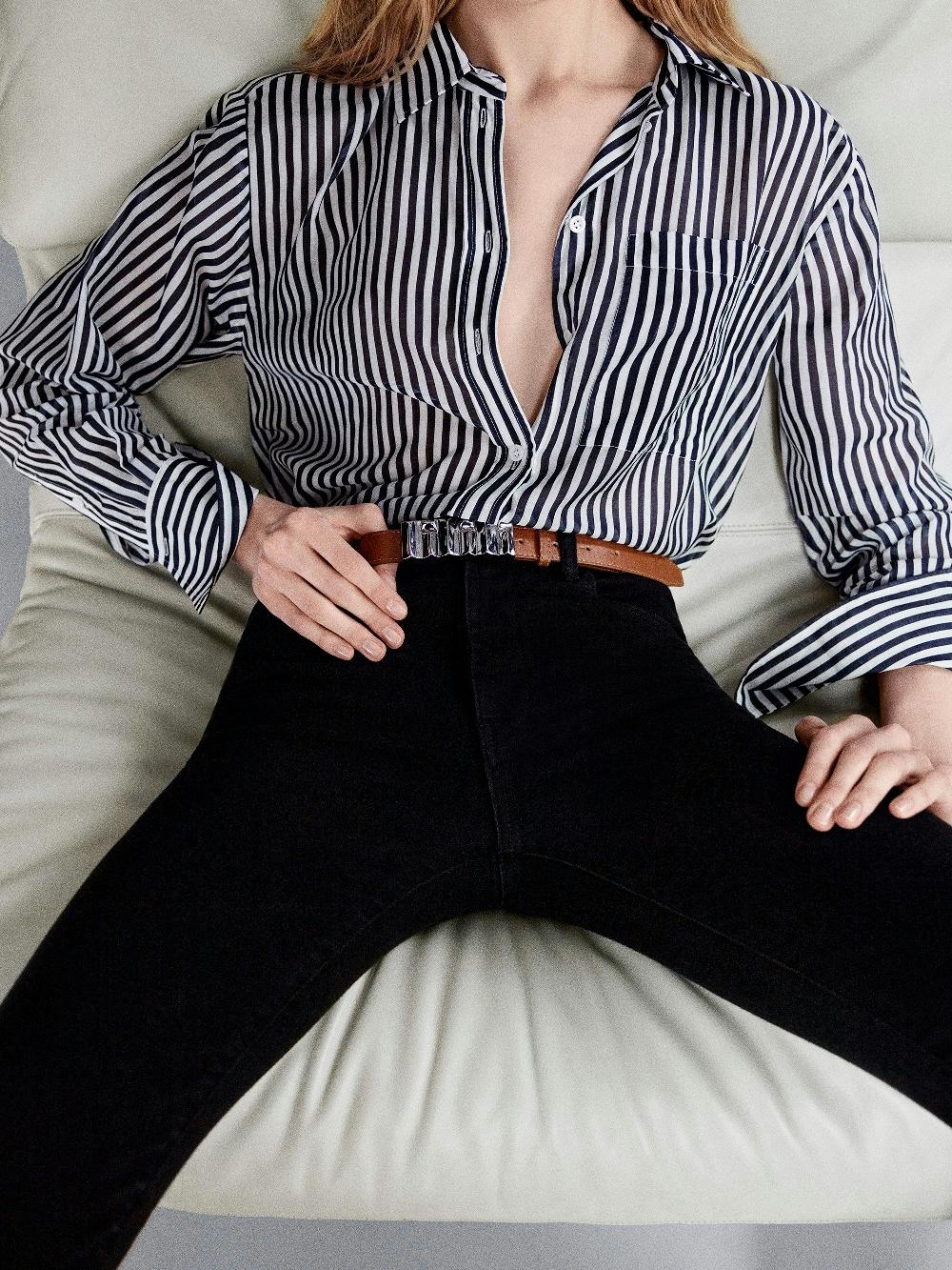Frame The Oversized Pocket Shirt In Navy Multi