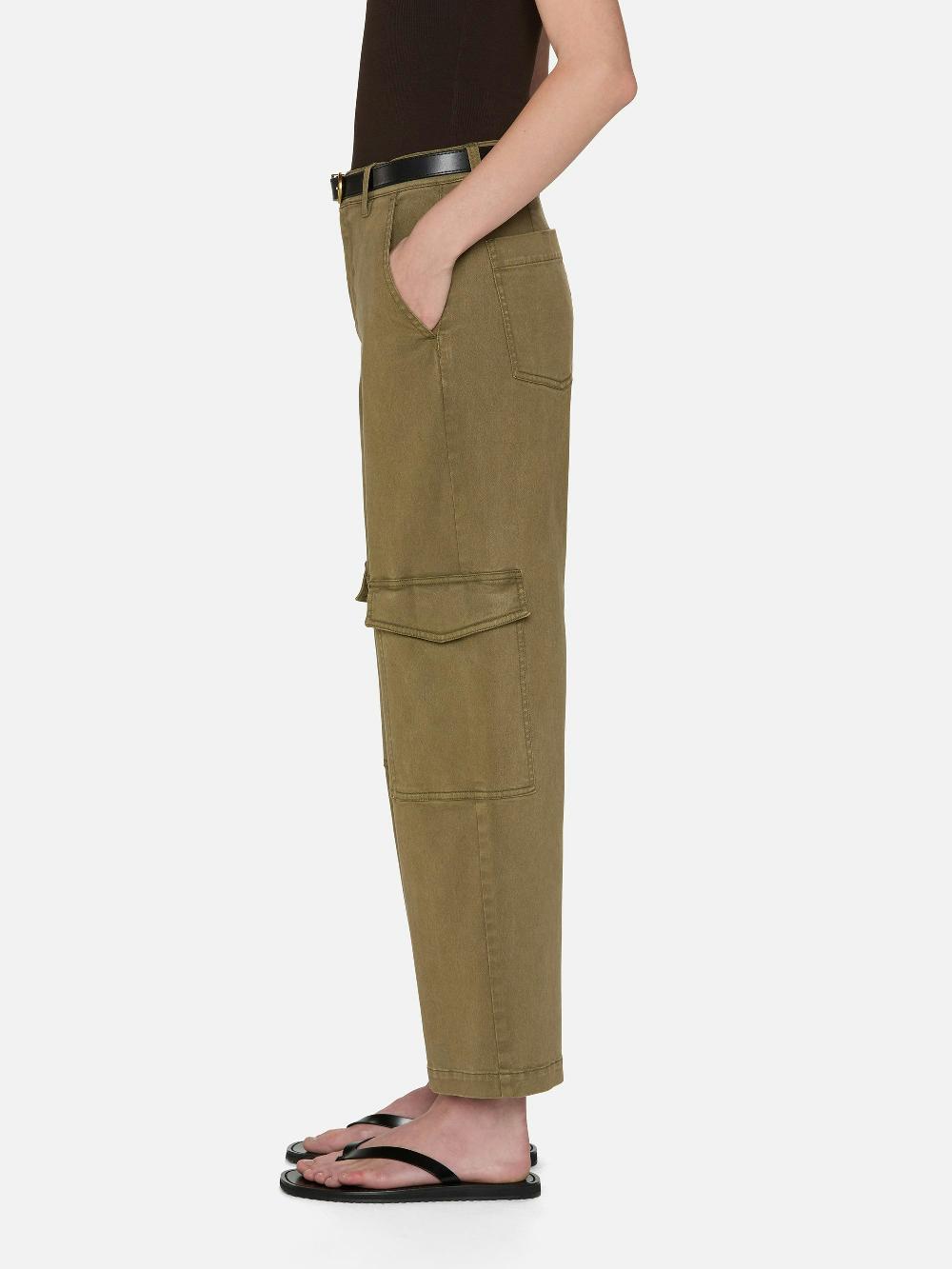 Frame The Station Cargo In Caper