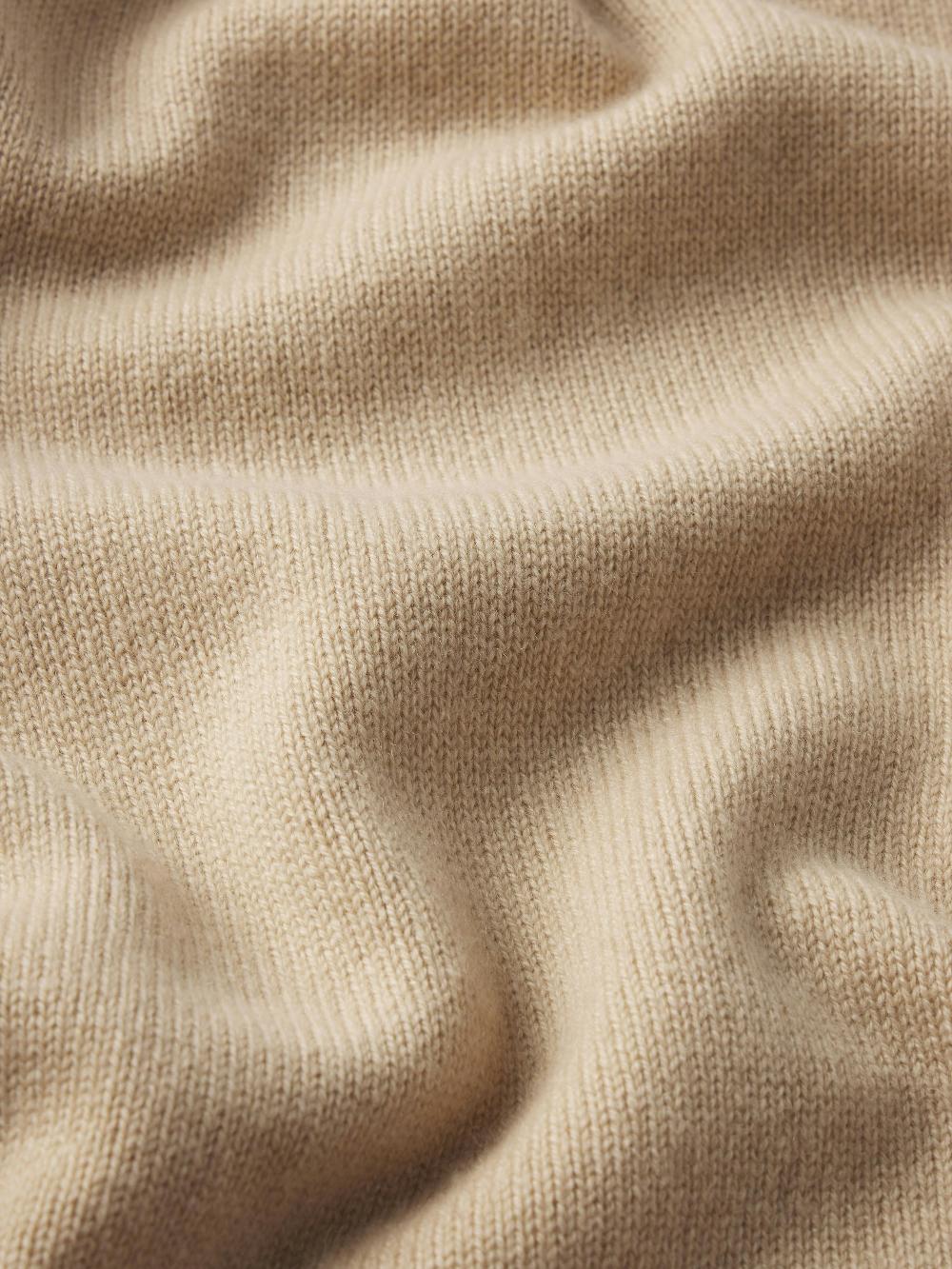 Frame Light Weight Cashmere Crewneck In Summer Beige