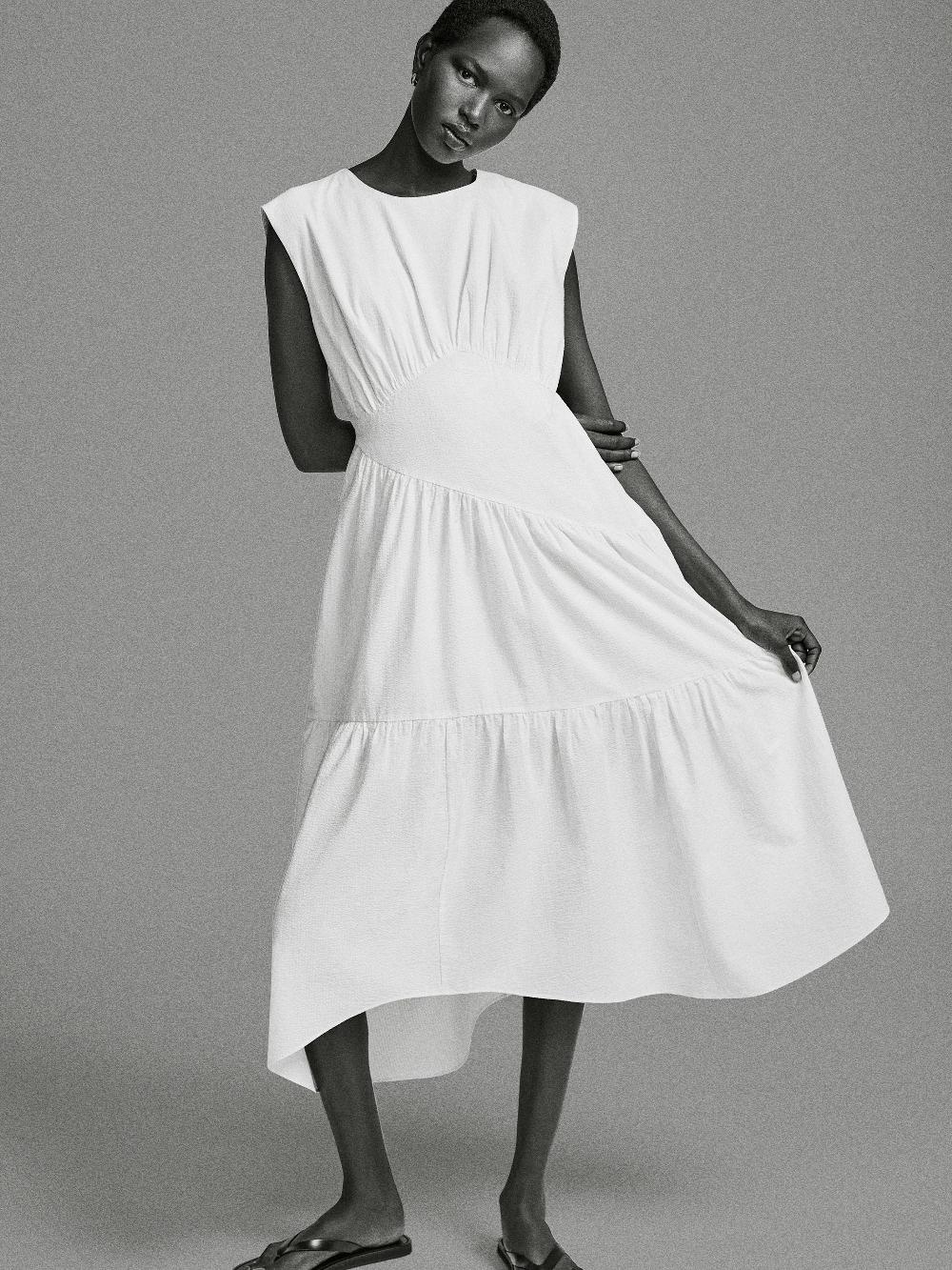 Frame The Seersucker Gathered Dress In Light Chambray Multi