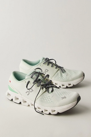 Free People On Cloud X 4 Sneakers Aloe / Honeydew