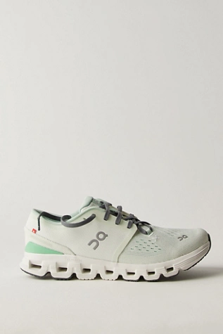 Free People On Cloud X 4 Sneakers Aloe / Honeydew