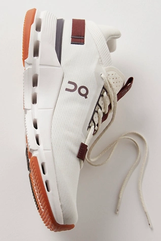 free people On Cloudnova 2 Sneakers Ice / Mulberry