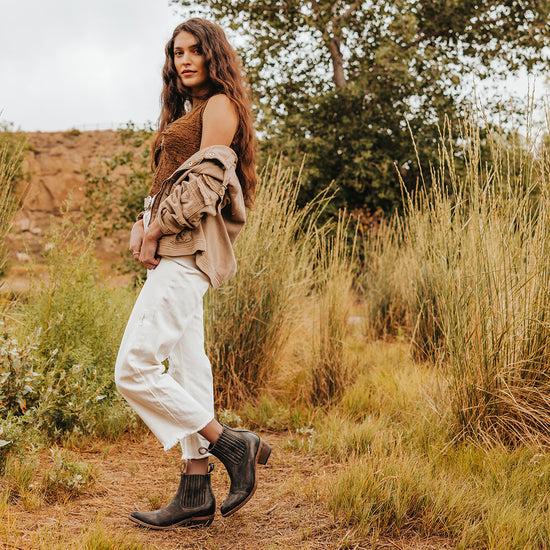 Freebird Maeve - Black Distressed