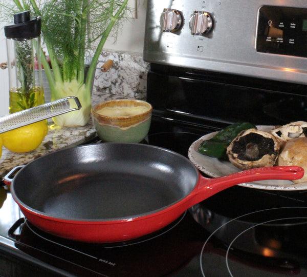 French Home Chasseur Cast Iron Fry Pan With Cast Iron Handle 10.5-inch Red