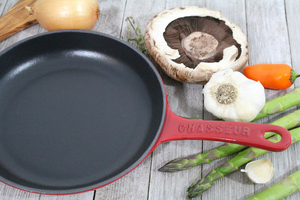 French Home Chasseur Cast Iron Fry Pan With Cast Iron Handle 10.5-inch Red