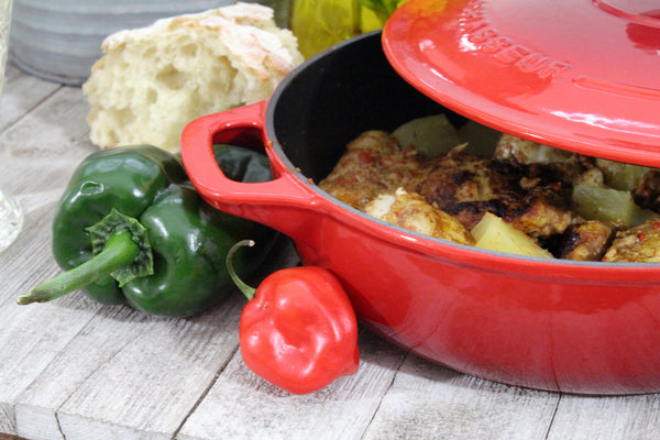 french home Chasseur French Enameled Cast Iron Braiser with Lid 1.4-quart Red (CI_4920R)