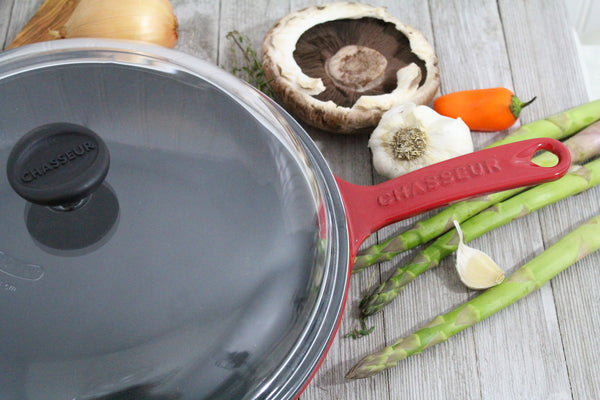 French Home Chasseur French Enameled Cast Iron Fry Pan With Cast Iron Handle And Glass Lid 11-inch Red