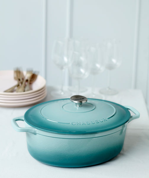French Home Chasseur French Enameled Cast Iron Oval Dutch Oven 7.25-quart Quartz Blue