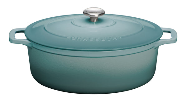 french home Chasseur French Enameled Cast Iron Oval Dutch Oven 7.25-quart Quartz Blue