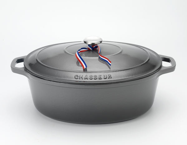 french home Chasseur French Enameled Cast Iron Oval Dutch Oven 4.2-quart Caviar Grey