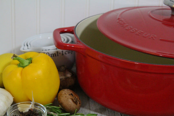 French Home Chasseur French Enameled Cast Iron Round Dutch Oven 5.25-quart Red