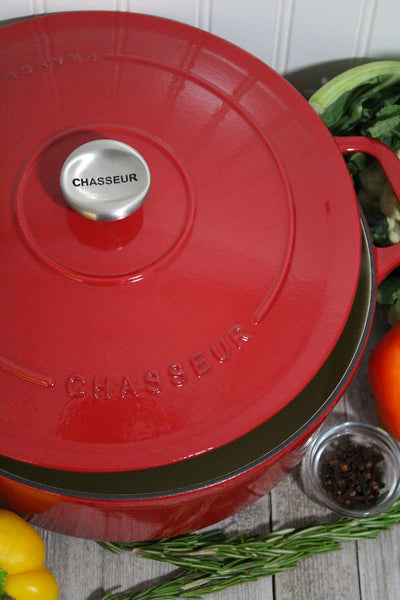 French Home Chasseur French Enameled Cast Iron Round Dutch Oven 6.25-quart Red